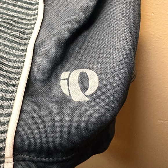 Pearl Izumi for Women Select Ultrastar Cami Tank with Bra Size Medium Black Gray - Picture 3 of 6